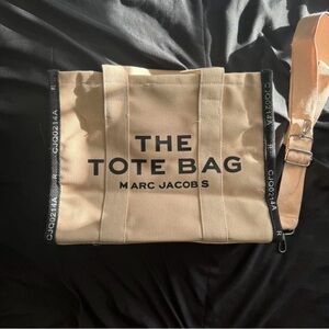 Marc Jacob’s the tote bag in size small